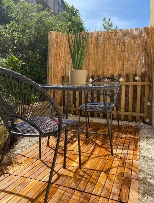 Appartement Avec Terrasse Quimper Exterior photo