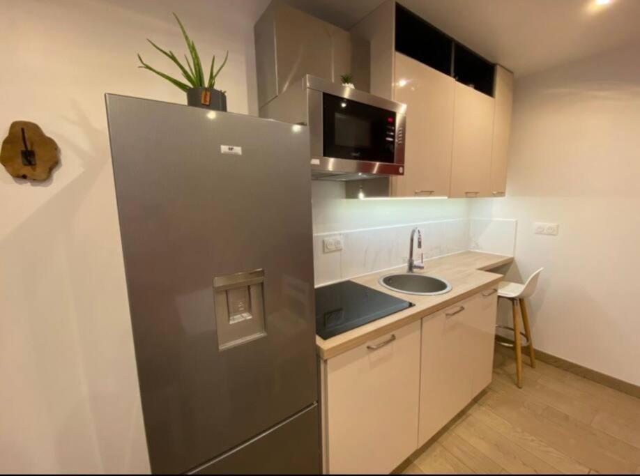 Appartement Avec Terrasse Quimper Exterior photo